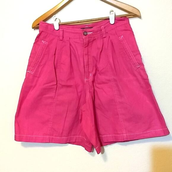 Liz Wear Pants - Vintage Liz Wear pink pleated mom shorts